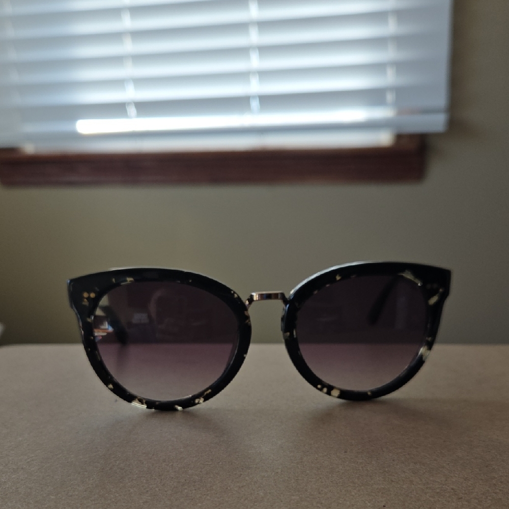 TOMS Yvette Sunglasses